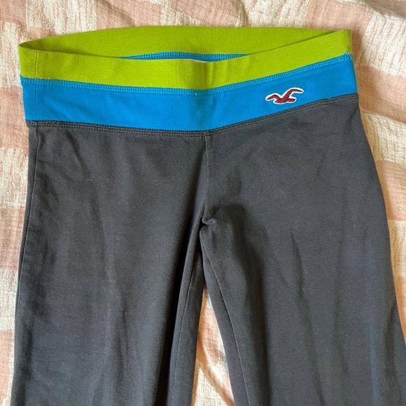 Flared Hollister Yoga Pants - Picture 1 of 3